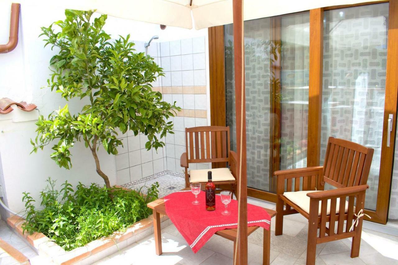 Purple Flower Suite Apartment Cala Gonone Exterior photo